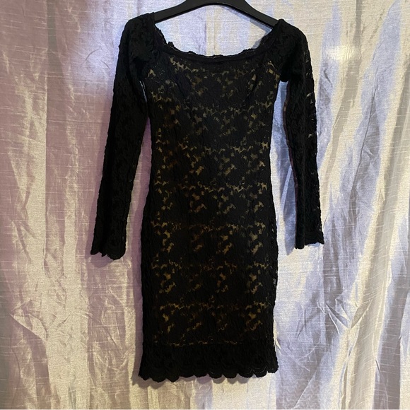 Black stretch lace dress, body lined beige fabric, NWT, SZ S long sleeved - Picture 8 of 9